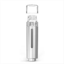 Strumento manuale per microneedling con microaghi in oro da 0,25 mm con timbro Derma in titanio per viso, labbra, cuoio capelluto e siero applicatore