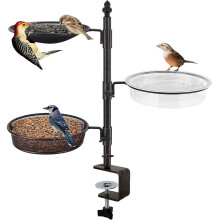 Mangeoire à oiseaux sur rampe de pont avec-troisième étage