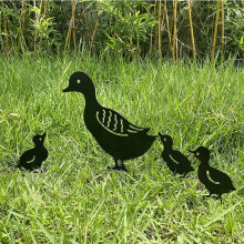 Outdoor Lawn Decor, Lifelike Sign Stakes, Metal Material, Weather Resistant for Courtyard Lawn Garden Decoration