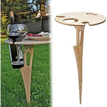 Stijlvol en functioneel ontwerp: deze draagbare wijn- en picknicktafel is gemaakt van massief hout en is perfect voor het serveren van wijn en kaas