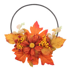 Harmonieuze herfstkransen, elegante decoratie met wijnranken en heldere esdoornranken, perfect voor uw herfstdecoratie en Thanksgiving-deurkrans.