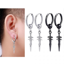 Paar lange Ohrclips aus Edelstahl, schwarz/silber