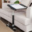 SoBuy Sofá Mesa Lateral com Rodas e Porta-telemóvel 10