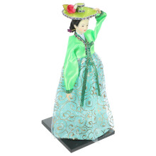 Koreanische Puppenfigur Im Hanbok-Outfit Für Desktopdekoration