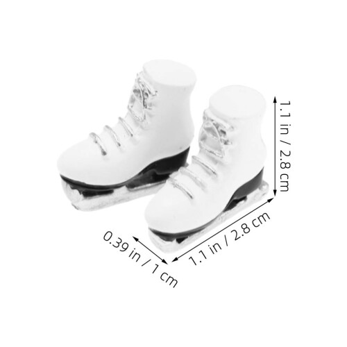 Um Par De Patins De Miniatura Para De Bonecas 2