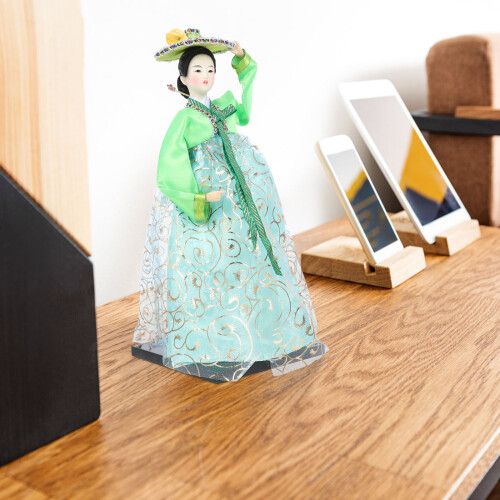 Figurinha Com Hanbok Para Decoração De Escrivaninha 2