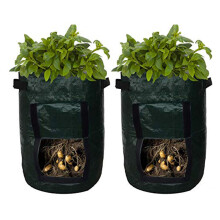 Aardappelkweekzakken, gemakkelijk te verplaatsen dankzij handvatten en een toegangsklep voor handig tuinieren. De groene keuze van Green Living: