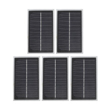 Kompakt solpanel med låg strömförbrukning för hembelysning och utomhusaktiviteter. Med hållbar solpanelkonstruktion och enkel installation.