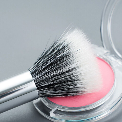 Versatile Blush Brush: Soft Wool Bristles for Highlighter & Bronzer 2