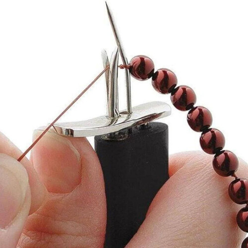 User-Friendly Red Bead Knotting Tool for Accurate Pearl Stringing 2