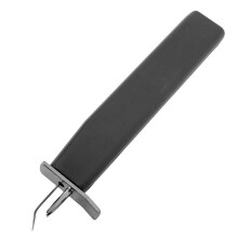 Herramienta duradera para anudar cuentas negras para crear nudos uniformes en manualidades.