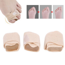 Elastiskt tåbandage för överlappning och korrigering av hallux valgus