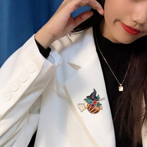 Broche de balai de sorcière festive, bijoux en alliage de 1