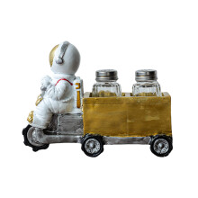 Astronaut Statue Decorative Ornament Salt Peppers Bottle-1