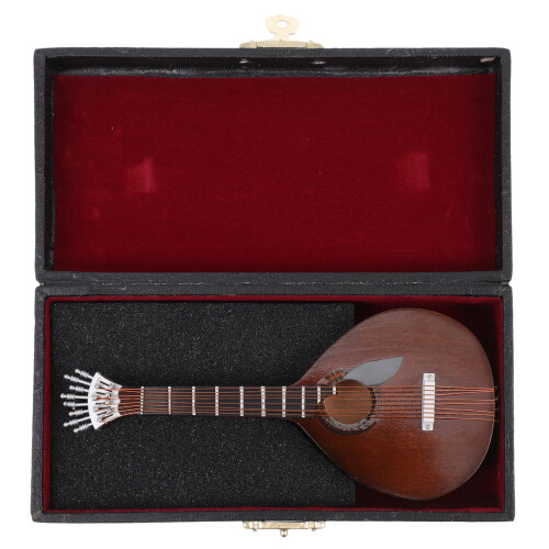Miniature De Portugaise Statue D'instrument De