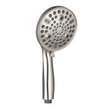 Chuveiro de mão com construção resistente ao calor, garantia vitalícia e design ergonômico para um conforto incomparável no banho.