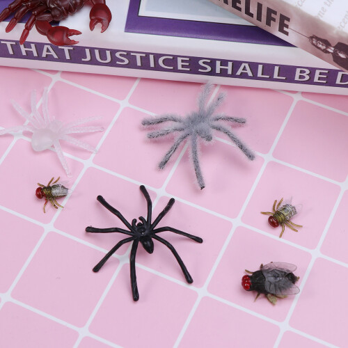 150 Pcs Plastic Bugs Spiders Flies Bats For Halloween Decor 2