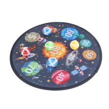 Veilig en duurzaam dartbord met plakkerige balletjes, ideaal voor de educatie van kinderen.