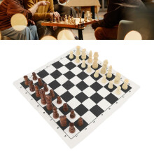 Jeu d'échecs pliable en cuir PU avec pièces en bois et sac de rangement