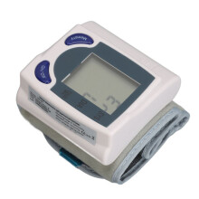 Blodtrycksmätare för handleden, LCD-röstregistrering, 60 data, passar 135-195 mm