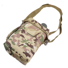 2-Liter-Trinkflasche in Tarnfarben mit Hüfttasche, auslaufsicher, 19 x 19 x 8 cm