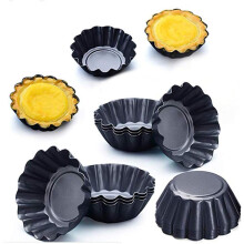 Moule à mini-tartelettes élégant, réutilisable et doté d'un fond amovible pour une préparation de desserts simplifiée, en acier au carbone
