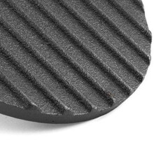 Ronde metalen hamburgerpers/vleespers met houten handvat voor buitengebruik