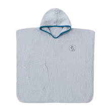 Modern design strandhanddoek met capuchon voor kinderen, gemakkelijk te onderhouden en klaar voor zonovergoten buitenavonturen.