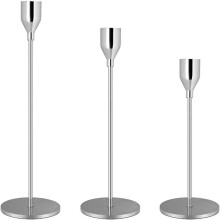 Castiçais pretos foscos, design prático para fácil instalação e compatíveis com a maioria das velas padrão (2 cm), ideais para decorações