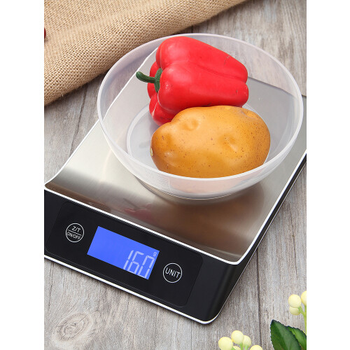 This kitchen scale is designed specifically for cooking enthusiasts. 2