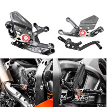 Premium CNC aluminium en koolstofvezel motorfiets voetsteunen achterset voor Honda CBR1000RR 2020-2023