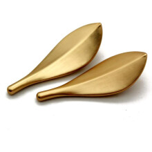 Kraftigt dekorativt beslagsæt, massiv zinklegering unikt design bladformet knop, ergonomisk design nem installation, messing guld finish højglans F