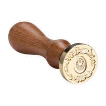 Siegelstempel-Holzgriff mit-Girlandenbuchstabe O