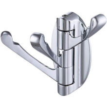 Dreifacher Kleiderhaken aus robustem Metall für platzsparendes Design, schwenkbarer Arm mit Klapphaken, einfache Montage, Oberfläche in