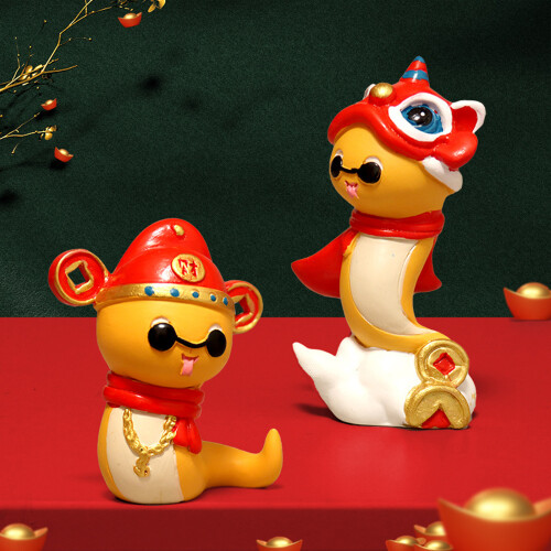 Schöne Schlangenfigur als Ornament für Neujahrsfeierlichkeiten-4 2