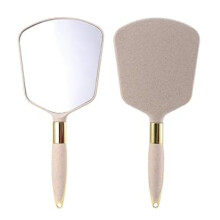 Specchietto da viaggio con superficie a specchio trasparente, impugnatura ergonomica per un utilizzo portatile e confortevole in ambienti dedicati al