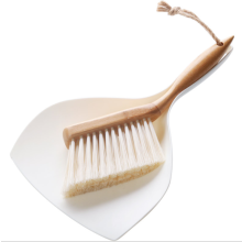 Pulizia rapida ed efficiente con il set paletta e spazzola portatile e leggero, ideale per cucina, bagno e lavanderia.