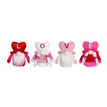 Figurine de poupées à chapeau mignon avec chapeau, décors de
