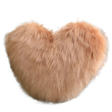 Coussin décoratif en forme de cœur, design luxueux avec fausse fourrure et entretien facile, pour décorer un canapé, un fauteuil ou un lit.