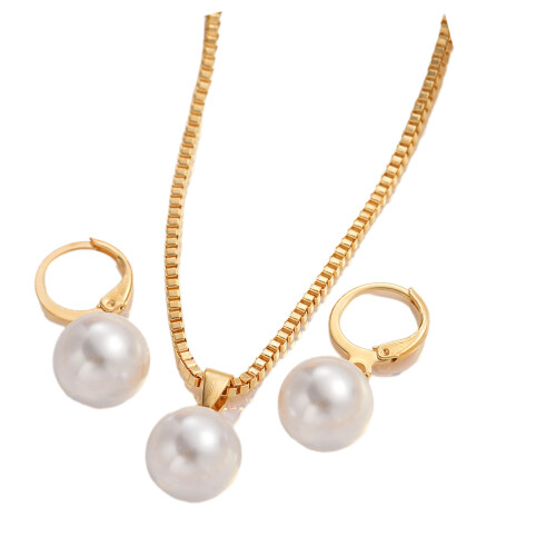 Ensemble de bijoux perles/coeur, collier léger-Or blanc nacré C.