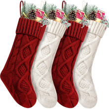 Criando Memórias, Decorações de Natal com Meias de Natal Personalizadas, Estilo Artesanal para Criar Lembranças de Fim de Ano, Atmosfera Natalina