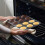 Γούρια για εορτασμούς: Τυπικές θήκες για cupcakes, εύκολο καθάρισμα και ευρείες 4