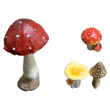 Resin Mushroom Figurines for Courtyards Garden and Holiday Party
