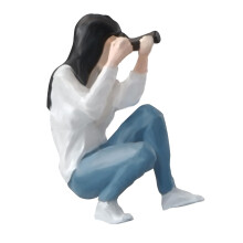 1:64 Scale Hand Painted Resin Figures Miniature-squatting girl