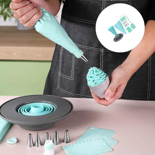 Stainless Steel Piping Tips Included in Foldable Cup Set for 1