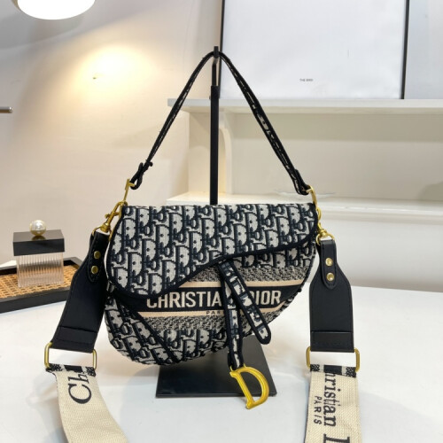 Embroidered Saddle Bag Shoulder Bag Crossbody Handbag - Complete Package 2