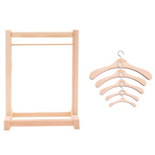 1 Set Puppenkleidung Kleiderbügel Holz Kleiderständer (Holzfarben)