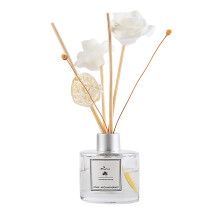 Flower Garland Spring with Diffusers Oil 50 ml Sticks Oil Bottle Scented Glass and Home Decor Real Plants for Indoor Use (L, L)
