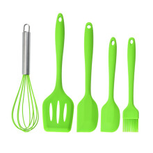 Batedor com cabeças de silicone para receitas delicadas, durável e resistente a incrustações para uso diário.