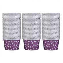 Praktischer Helfer zum Backen großer Mengen: Mini-Papierförmchen mit Party-Charme, in verschiedenen Farben und mit einfachem Design für Cupcakes,